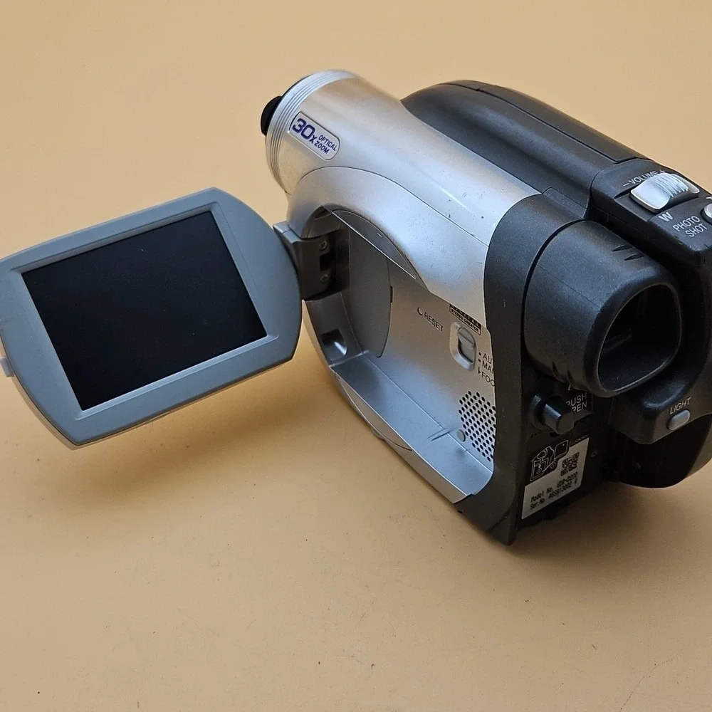 Panasonic VDR-D200 DVD Video Camera 30x Optical Zoom‎ UNTESTED AS IS FOR PARTS